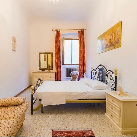 Апартаменты Central And Spacious Флоренция Экстерьер фото