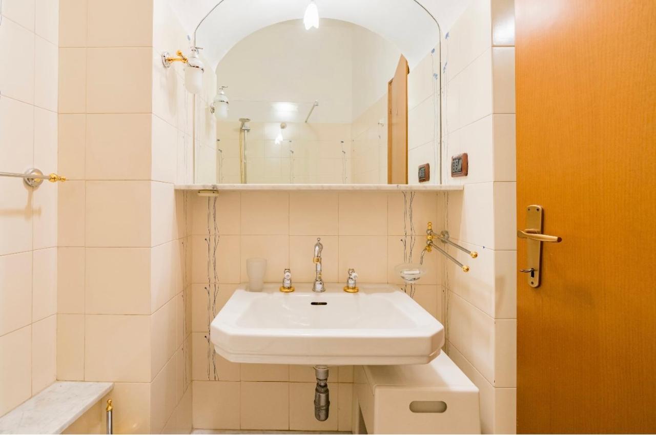 Апартаменты Central And Spacious Флоренция Экстерьер фото